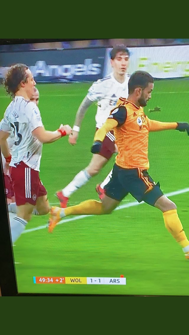 Gemzini's tweet image. Nothing has wound me up more than this EVER!! #justicefordavidluiz #neveraredcard @premierleague @FA @Arsenal