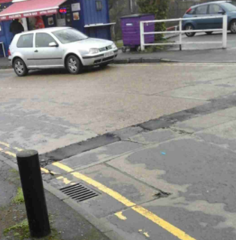 essexhighways's tweet photo. With take-aways at a premium, good to know you won't lose your ketchup on bumps on Repton Close #Nevendon : emergency repair today, you can see the inspector's van who confirmed the issue was urgent. An old utility service trench breaking up @BasildonCouncil https://t.co/lxKdkIlTbG