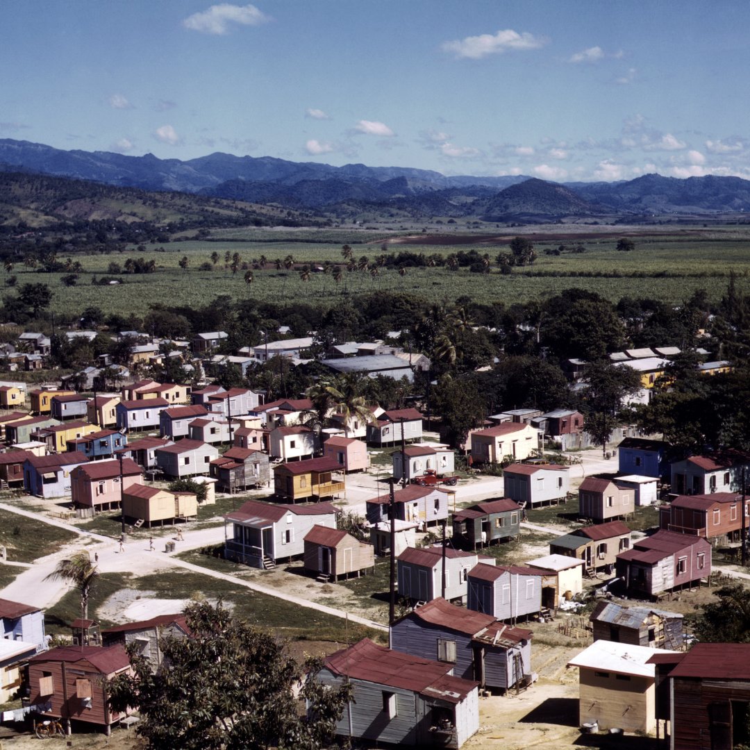 DestPuertoRico's tweet photo. It’s trivia time! This picture was taken in 1941. Can anyone guess which town this is?
#DestinationPuertoRico #ThursdayTrivia #Photography https://t.co/hfg4fIa0g6
