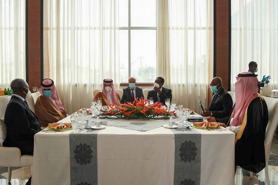 رئيس غينيا الاستوائية و"قطان" يبحثان القضايا الإقليمية
