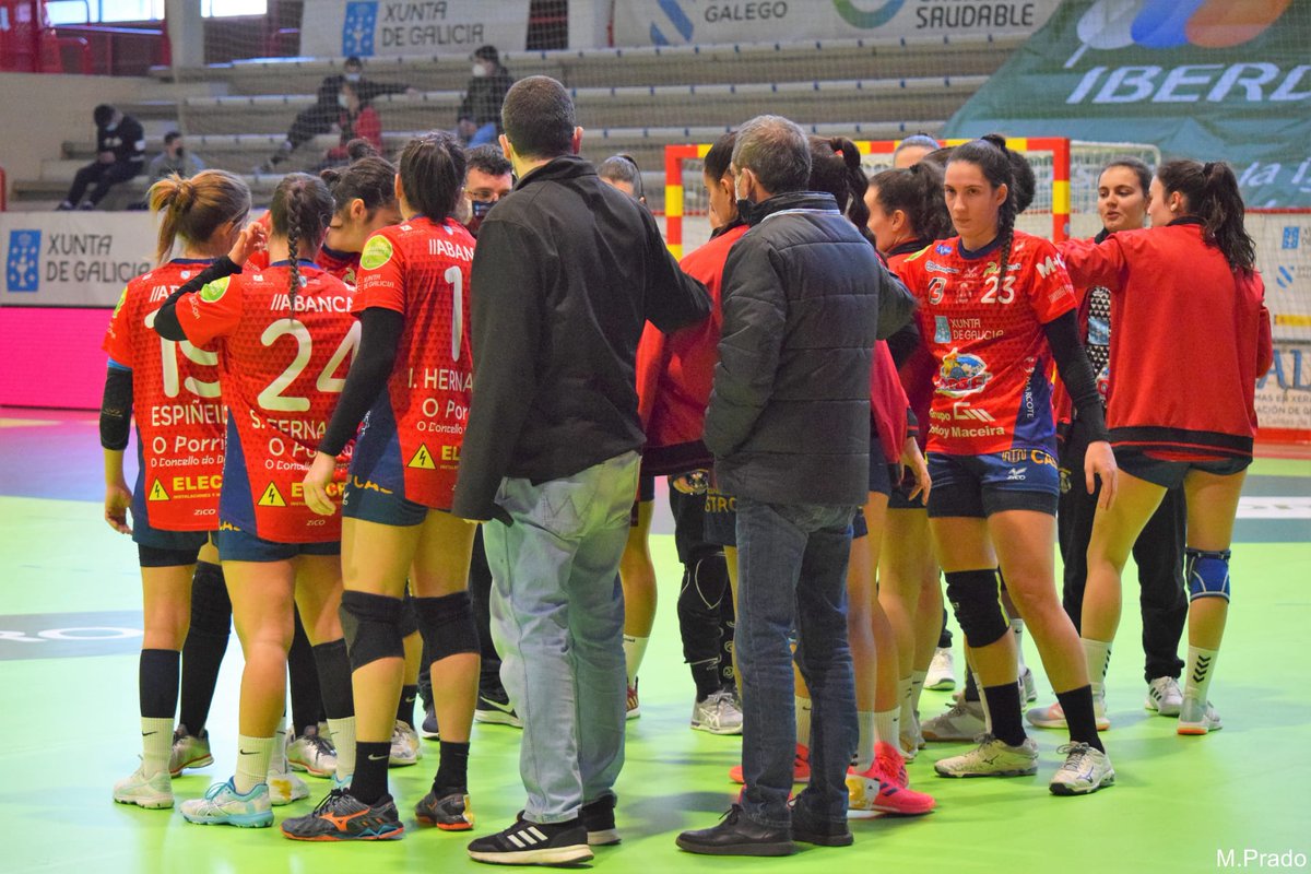 BmPorrino's tweet photo. DHF| Este sábado continuamos con la #LigaGuerrerasIberdrola ‼️

🆚 @BalonmanoSalud 
⏰20:30
📍Pabellón Municipal de O Porriño
🔴En directo por YouTube

#aRevolta https://t.co/NimmCjiFHd