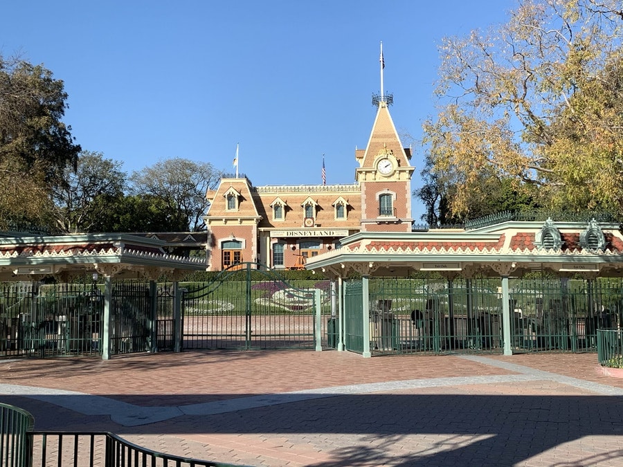 dlnt's tweet photo. California Assembly Bill Could Speed Up Reopening of Disneyland and Other Theme Parks

https://t.co/4AU7gRLhYi https://t.co/GDJ5IM0XkB