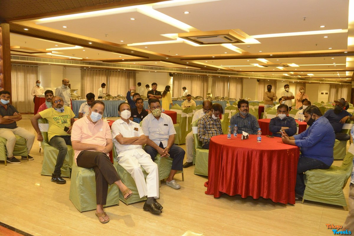 telugutweets24's tweet image. v doraswamy rajus and book release function photos
#Bookreleasefunction #TeluguTweets
telugutweets.com/v-doraswamy-ra…