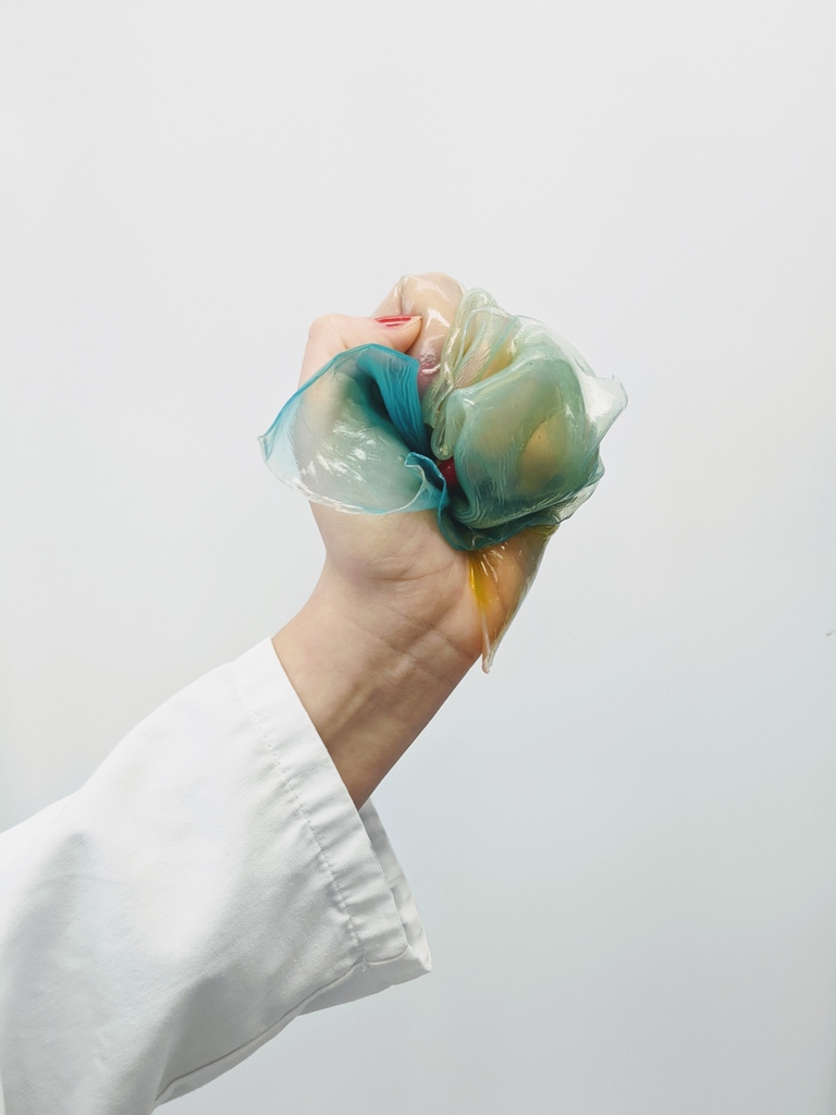 _GYOC's tweet photo. Skinterfaces

Skin interface prototypes using inputs such as agar-agar, cellulose, gelatine and glycerin to create skins that could drape, be moulded and form a second skin layer.

#GYOC #interspeciesgossip #synbio https://t.co/Hqv5nLS8M4