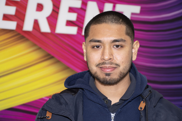STsignmag's tweet photo. 2021 Makers of Tomorrow: Eberardo Bahena
Once completely unaware of the sign industry, a graffiti-art-inspired design ace has found his calling at @Image360Tucker.
https://t.co/hwvnG3jPyb https://t.co/7dftiiQcHG