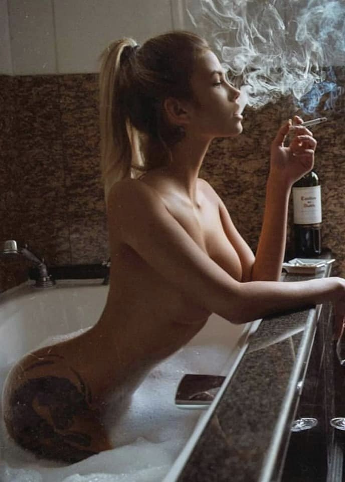 I cannot resist a woman smoking neither can I resist ponytails and when both are combined it's heavenly! #smoking