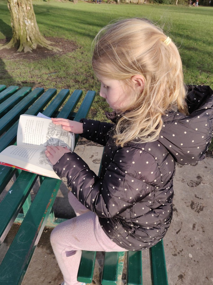 Alex Kington tweet media