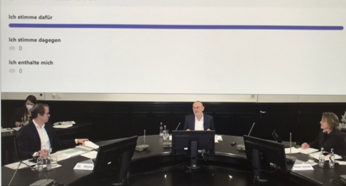 hkhamburg's tweet photo. Das #Plenum der #hkhamburg beschließt in seiner digitalen Sitzung eine #CoronaResolution, die morgen der Öffentlichkeit vorgestellt wird https://t.co/mntrqLxzPF