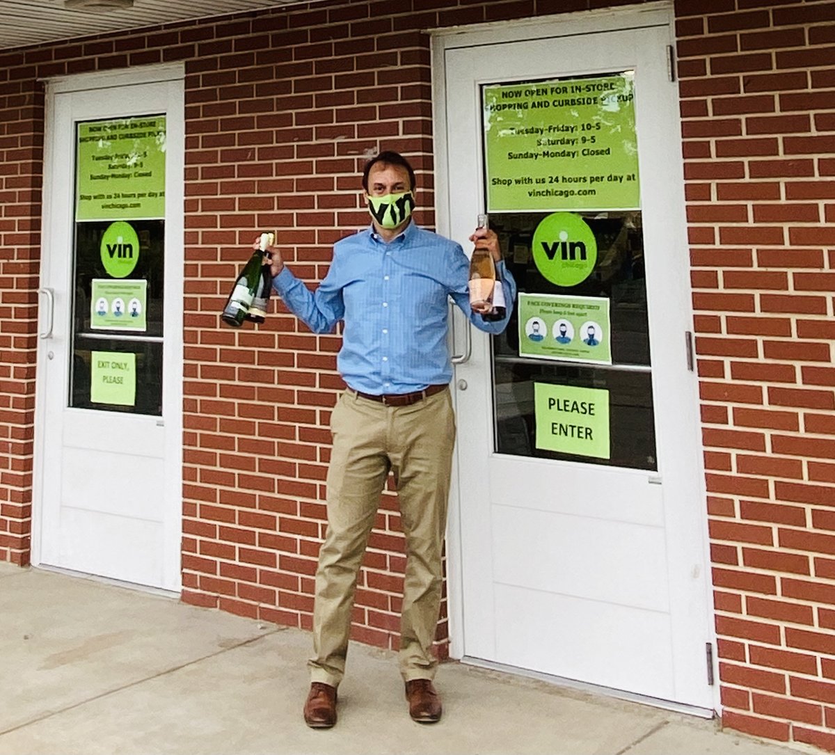 Hey Chocolate Lovers! Tune in to <a href="/WGNTV/">WGNTV</a> this Saturday morning at 9:40am when Vin Chicago's Peter Schwarzbach and Chef Martin Diez of <a href="/BarryCallebaut/">Barry Callebaut Group</a> will talk about the perfect pairings of wine and chocolate for Valentine's Day!