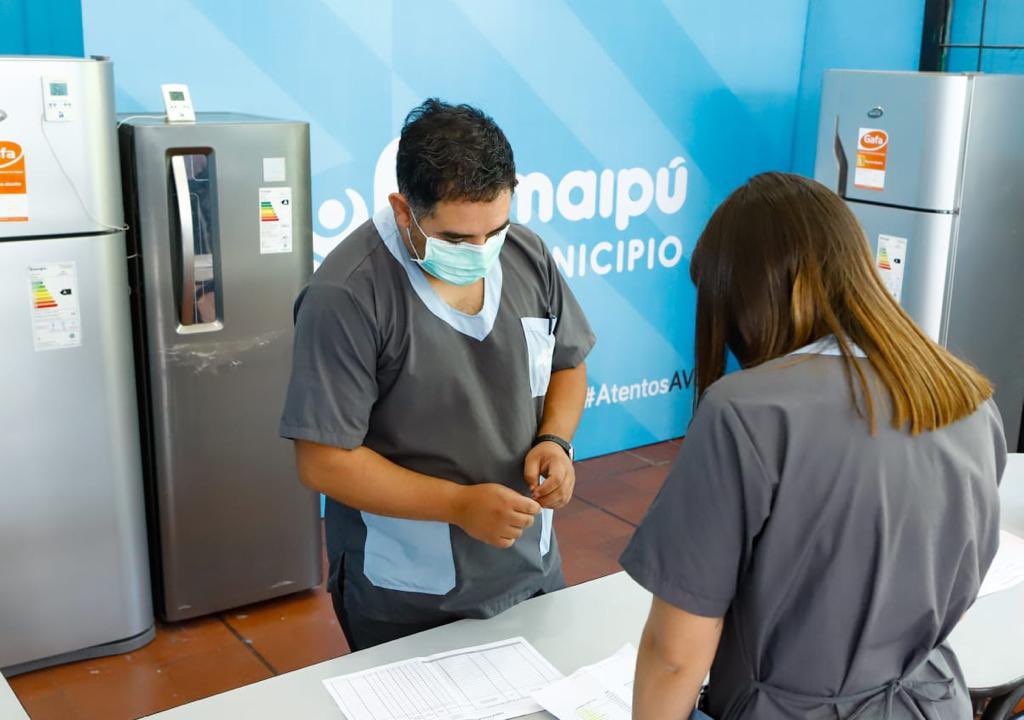 Quedó listo el centro de vacunación contra el #COVID19 en Maipú, totalmente equipado con los insumos sanitarios y tecnológicos correspondientes que permitirán un buen funcionamiento para el desarrollo del plan nacional.
