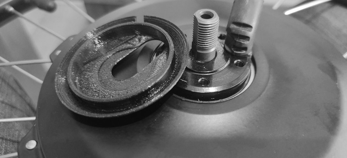 gyrobotuk's tweet photo. Reduce dirt, dust and water ingress into your super expensive Electric @BromptonBicycle motor with a 3D printed double seal : https://t.co/iss0UrV2cQ