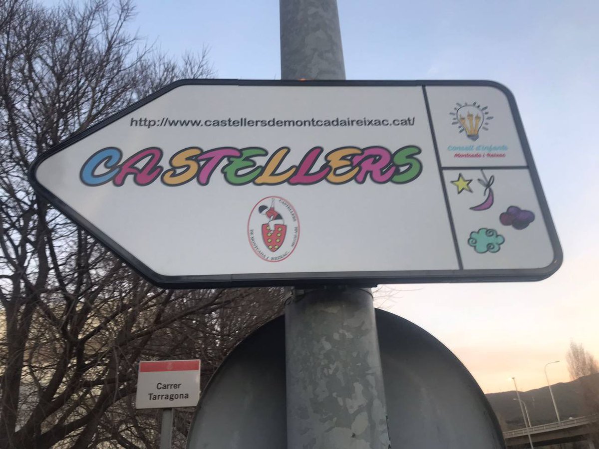 CastellersdeMiR's tweet photo. Moltes gràcies al Consell d’Infants del curs 2018-2019 per pensar en nosaltres.
Tenim moltes ganes de tornar a l’activitat i ara, amb aquest nou cartell, serà molt més fàcil trobar-nos 💪🏻
#castellers #montcada #canallateula #totssomcolla #colla #teules #mir #localdentitatspoblet https://t.co/GfLYOG66gr