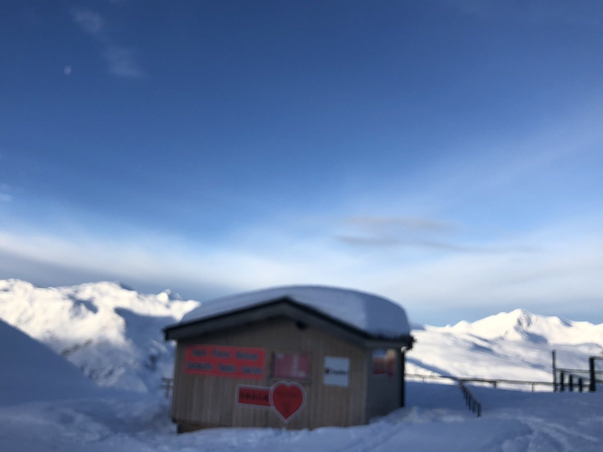 Le snack du Grand Lac est ouvert pour les vacances scolaires : venez profiter d’un moment de détente après une belle balade aux Menuires.