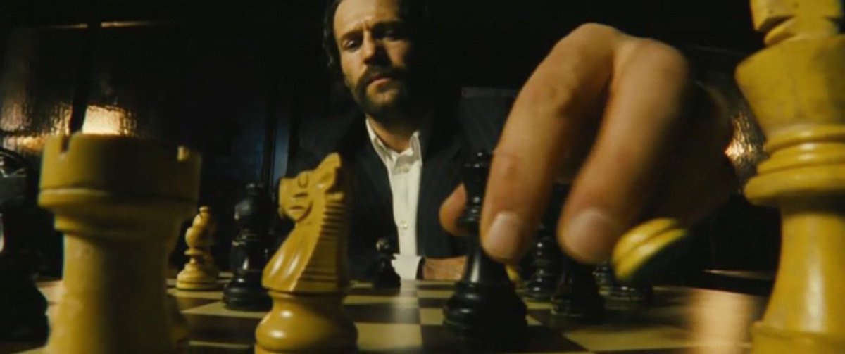 револьвер смысл