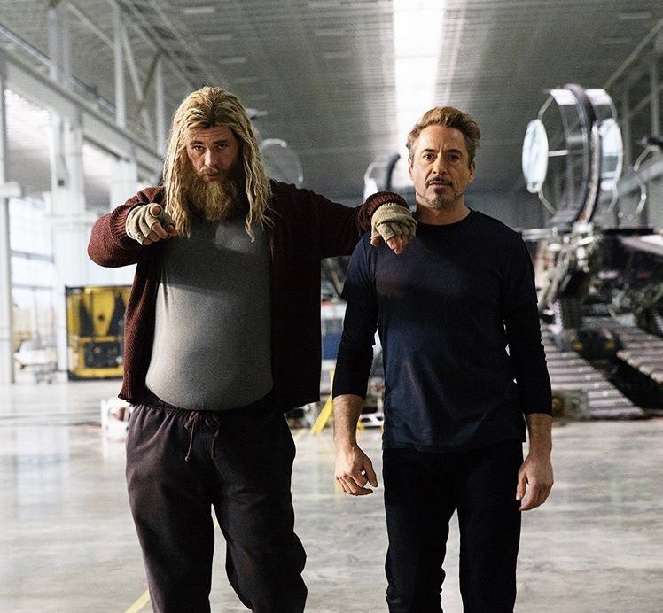 Hahaha Fat Thor is a mood, could you believe I haven’t seen this photo before? Is soooo weird @RobertDowneyJr @chrishemsworth https://t.co/wv28zNpwv6