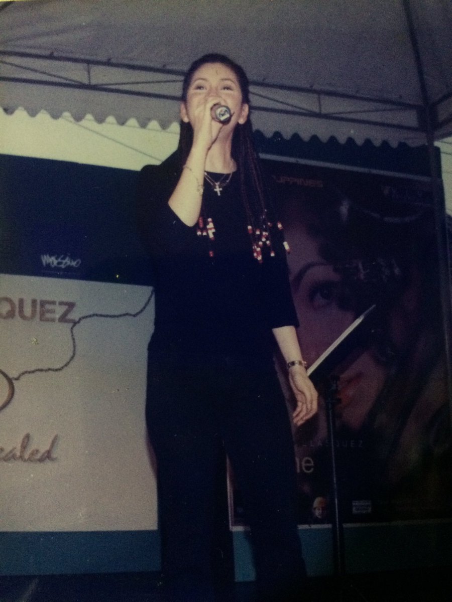 torenibavel's tweet photo. @NEAWilson010 @reginevalcasid @ReginaticsGROUP #Reigne tour (left) SM Megamall (right) SM North Edsa. 😊 share lang po. 😉 https://t.co/YpEzSpMwJp