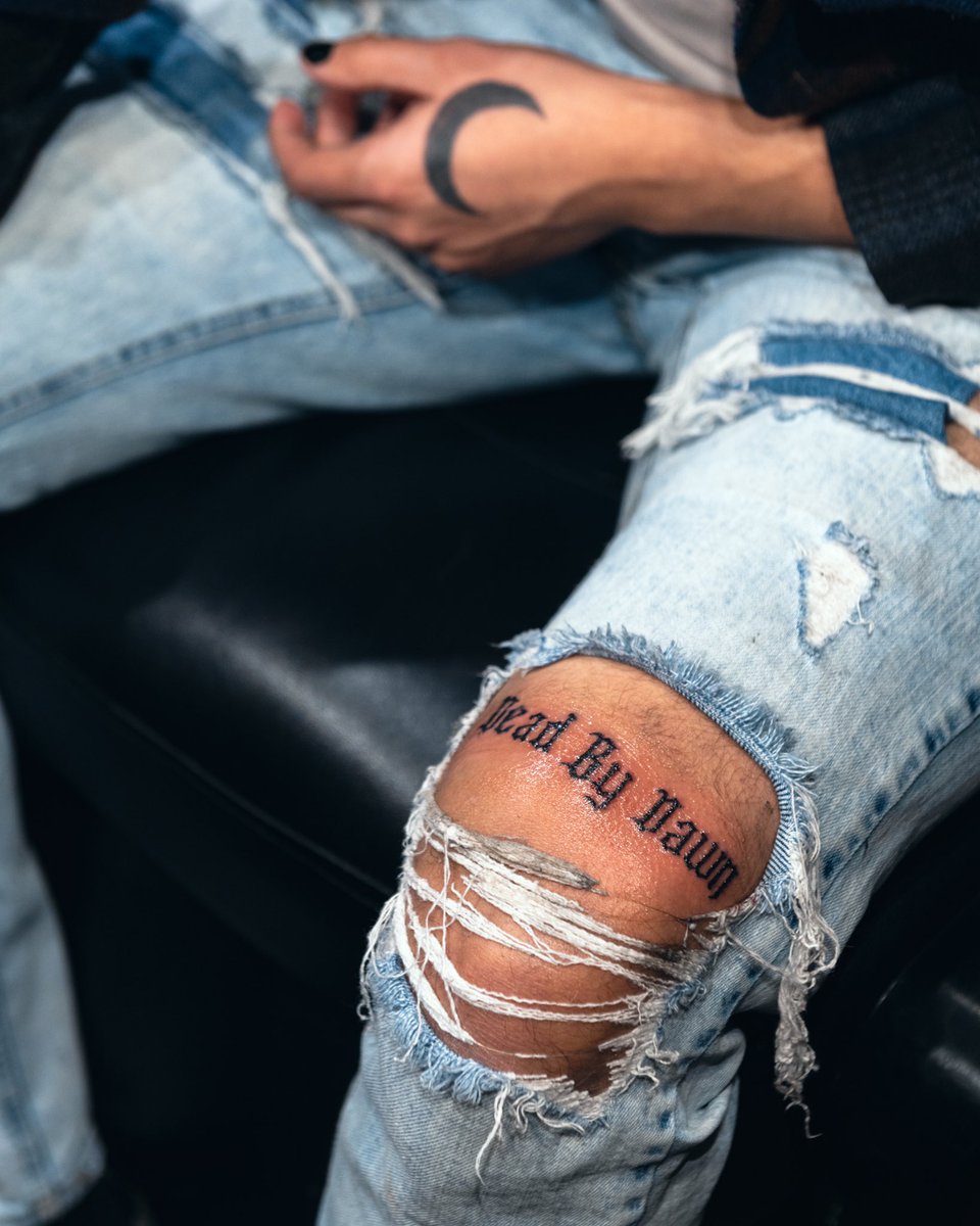 imyoungxav's tweet image. Want to manifest something? Get it tatted on you forever. #DeadByDawn my second and final album coming to you later this year 💿🔜 for now, enjoy some new music to celebrate my 24th birthday today 🤘 #WorldsGoneMad 

patchworkdigital.media/post/worlds-go…