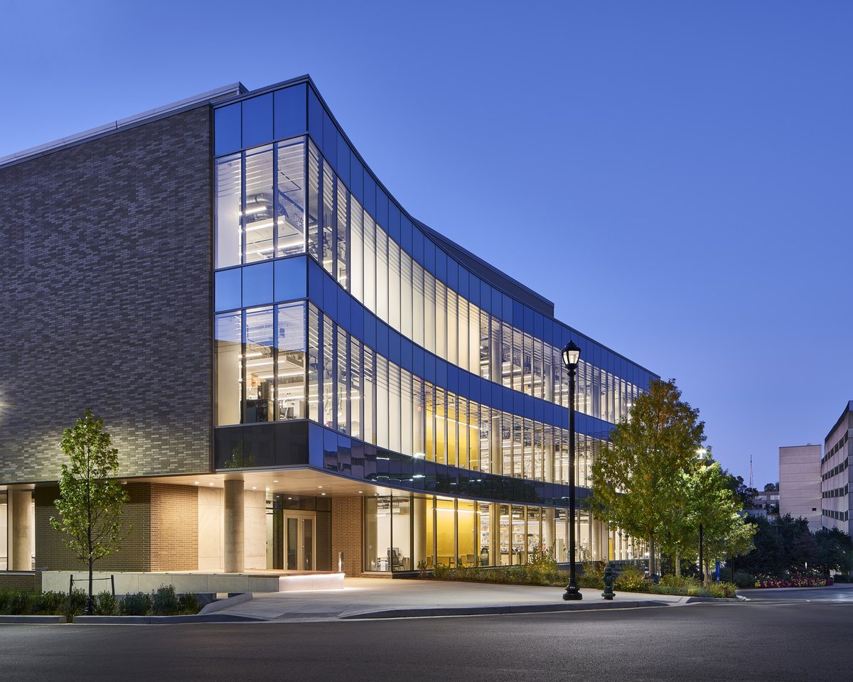 Ballingerae's tweet image. Good as gold! Ballinger’s Hall of Science at American University was certified LEED Gold by the U.S. Green Building Council: buff.ly/3trNVXn #LEED #sustainability #academicdesign