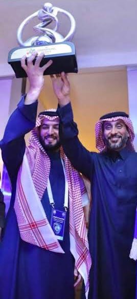 hasanalnaqour's tweet photo. @SamiAlJaber قربك المعتاد ووجودك دائما مصدر أطمئنان ياأبوعبدالله بخبرتك مع بن نافل وباذن الله هلالنا سيخرج من هذه الدوامه اللي لم يعتاد عليها الهلال ولاجماهيره فمايحدث غير مرضي أبدا https://t.co/nf4HE2jG9C