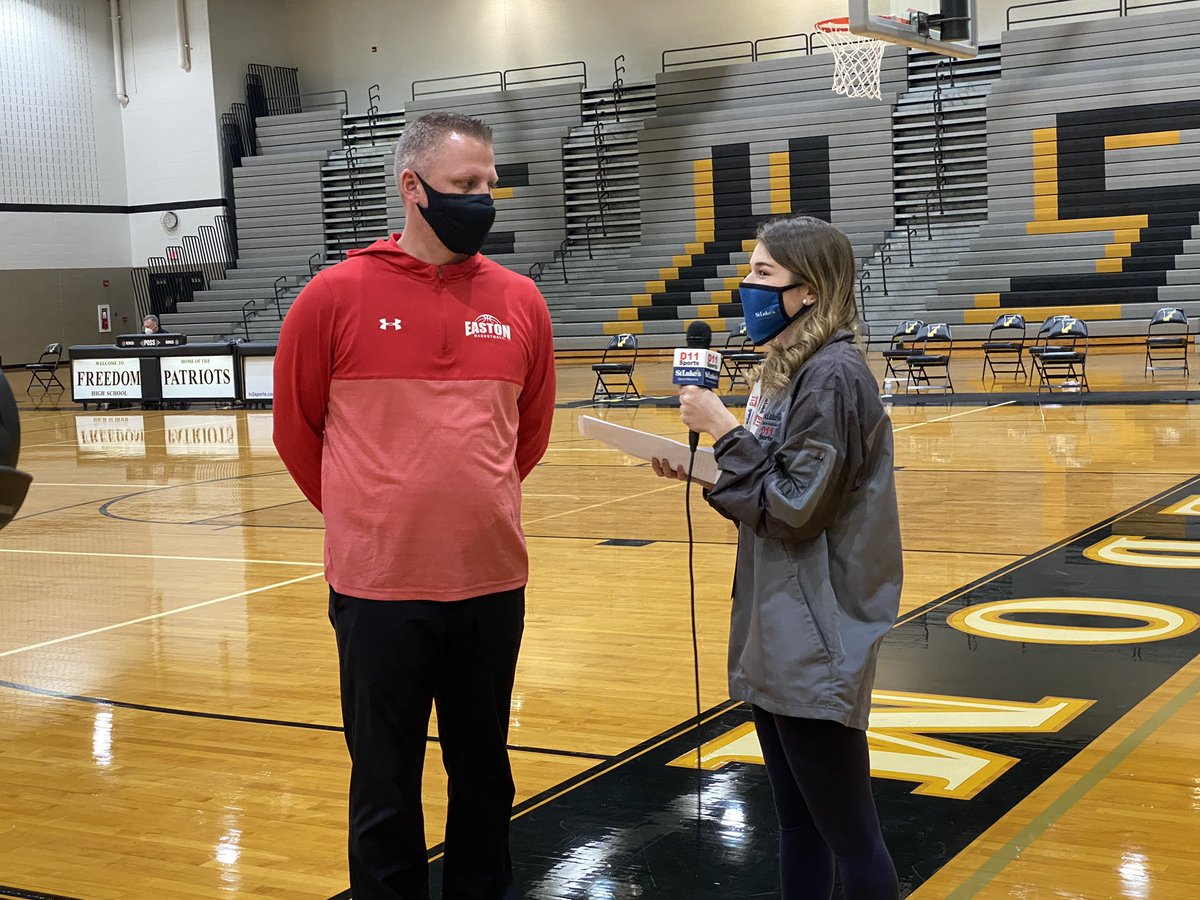 D11Sports's tweet photo. A fun night working alongside @bron_holland and @D11Sports Student Reporter @allidevs21. Catch a replay of tonight’s @EastPennConf18 showdown between @RoverHoops and @FHSBasketball1.  https://t.co/invGMI1oYj @GoRedRovers @fhssportsBASD @BethlehemAreaSD @EastonAreaSD @mystlukes https://t.co/pY95EgMT5f