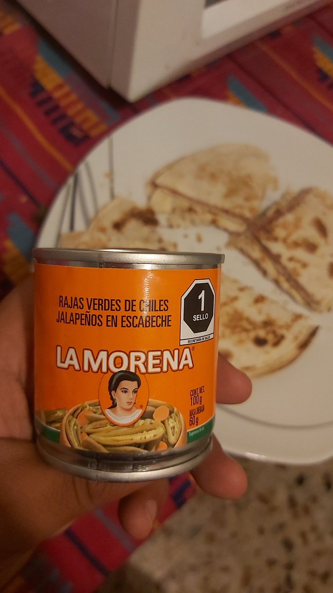 lechuga_abel's tweet photo. LA MORENA, no pongas todas tus latas con fondo naranja, no ves que soy pendejo y me equivoco? Quería unos chipotles! https://t.co/QZ7M2tochR