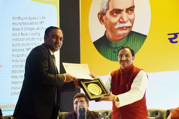 iimtnoida's tweet image. Mr. Mayank Agarwal, Managing Director of IIMT Group of Colleges, Greater Noida receives "Dr. Rajendra Prasad Award for Impact Educationist 2019" on Rashtriya Gyan Diwas, 03 Dec 2019.
.
iimtindia.net/colleges/btech…
9717015300, 9911009144
.
#EducationAward
#BtechArtificialIntelligence