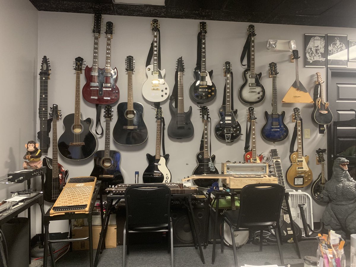GGA_Ghostlord's tweet photo. It’s national guitar day! Working on some Dark Presence music! #NationalGuitarDay #guitarday #gallopingghostproductions #darkpresence #arcadegamemusic https://t.co/hklC6AI8wO