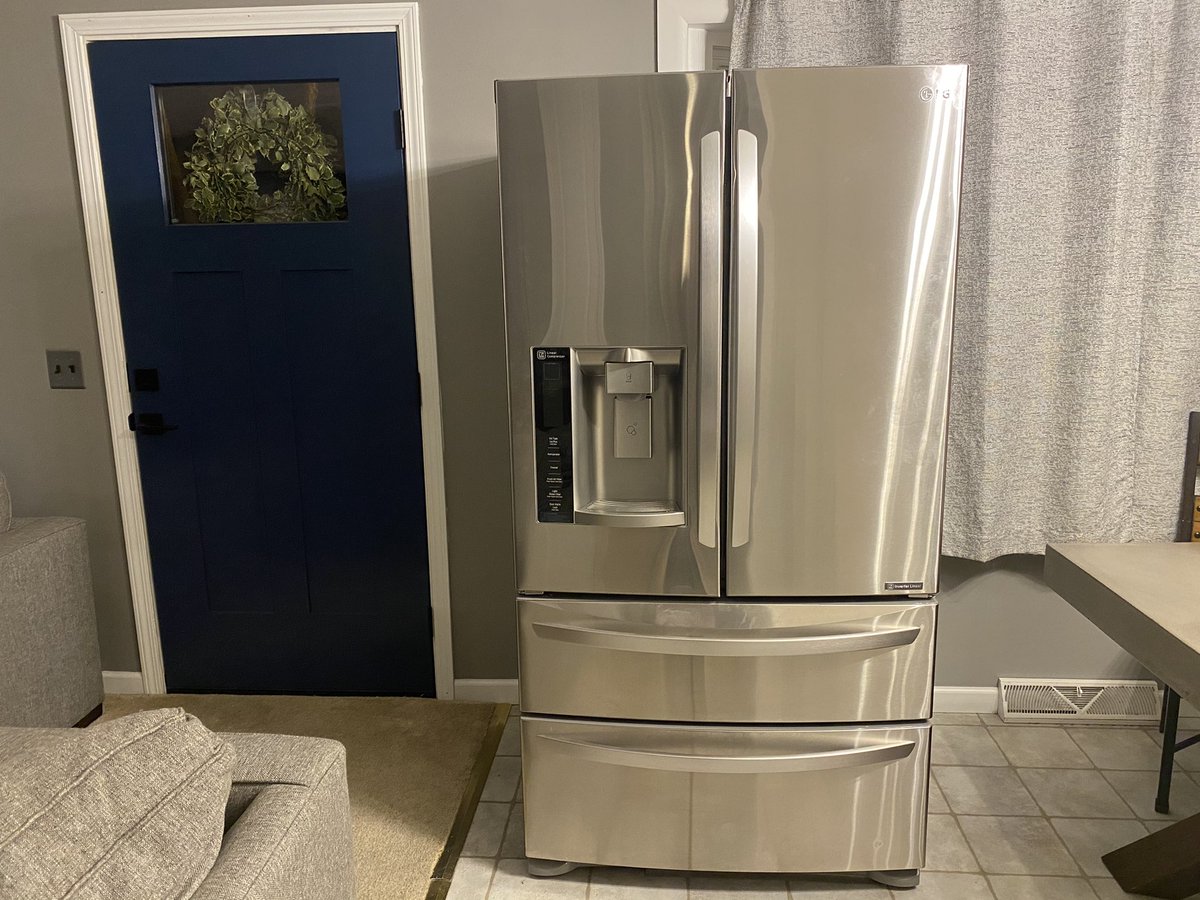 KTVBELLE's tweet photo. Hey @LGUSSupport, today is day 18 since our fridge died &amp; I’ve had no luck getting a response or help from you or your repair svc co, A&amp;E. They diagnosed the prob &amp; supposedly ordered parts but no one can tell me tracking info or an ETA. This has cost time off, food, &amp; dining out https://t.co/7xJ4rQ4Srk