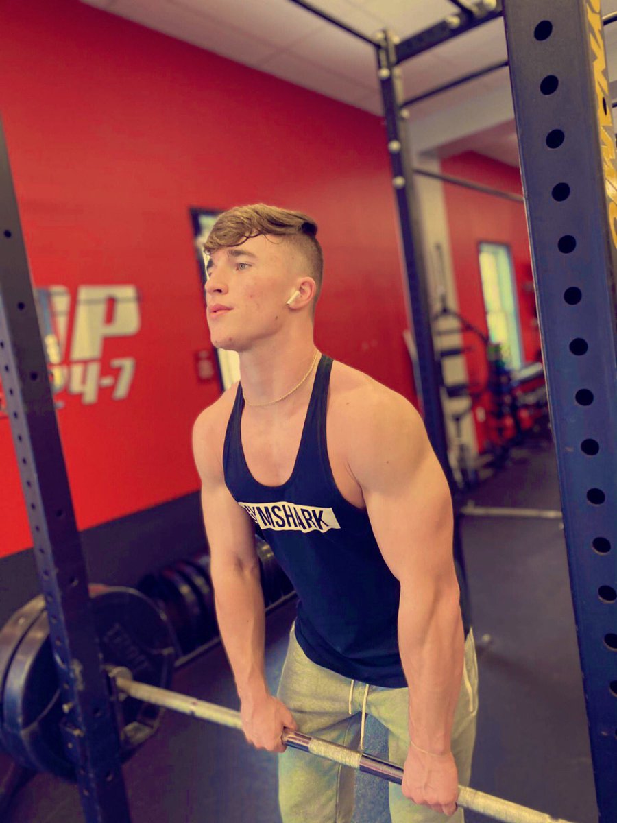 5nickaiken's tweet photo. The Hustle For Muscle. 5’10 175lbs. https://t.co/QNnQygO8Hj