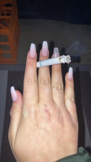 Wedding nails done https://t.co/ZsDb4WNAHP