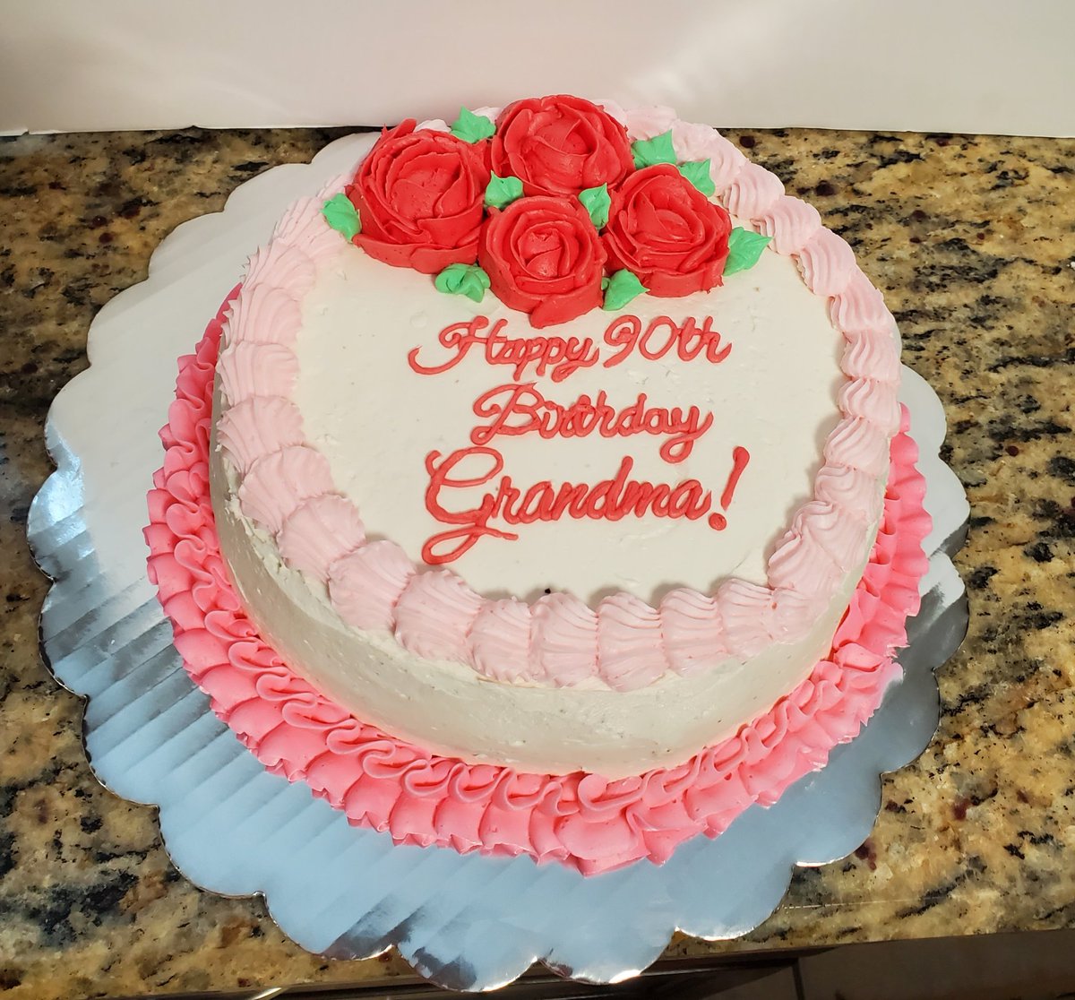 I actually tried with this cake for my grandma's birthday and I wanted to share w y'all 🥺🙏🎂