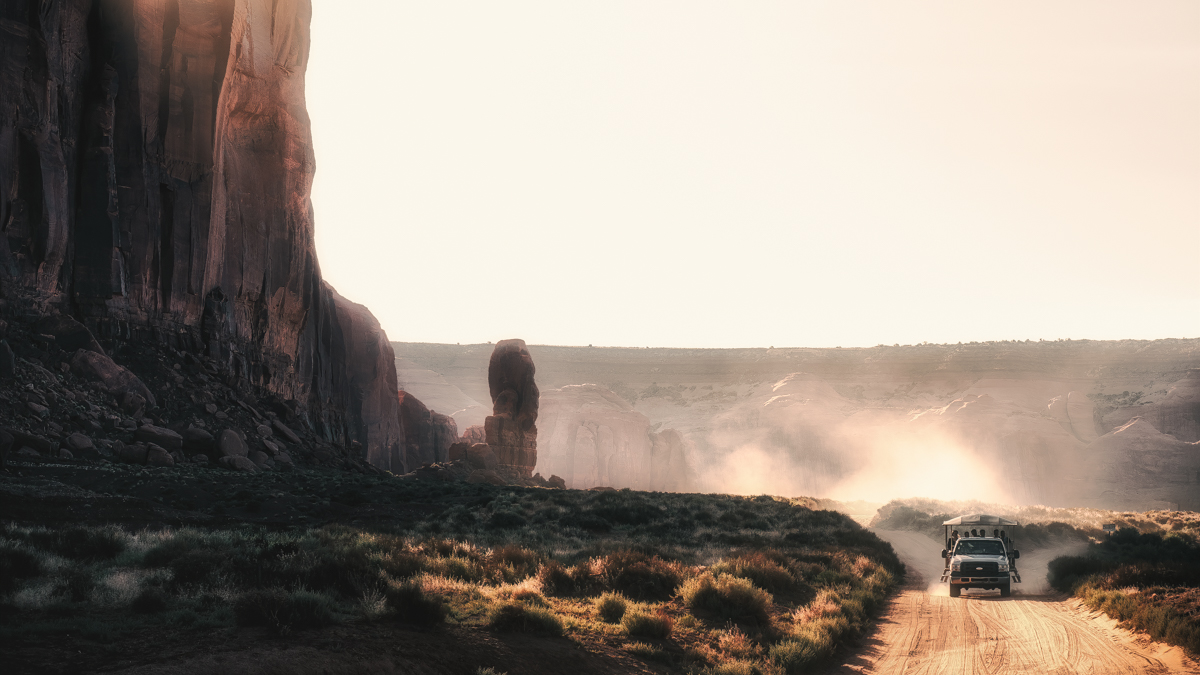 SwitchbackAsh's tweet photo. No where give's 'Western' vibes like monument valley does. https://t.co/yq5hCrJBYO