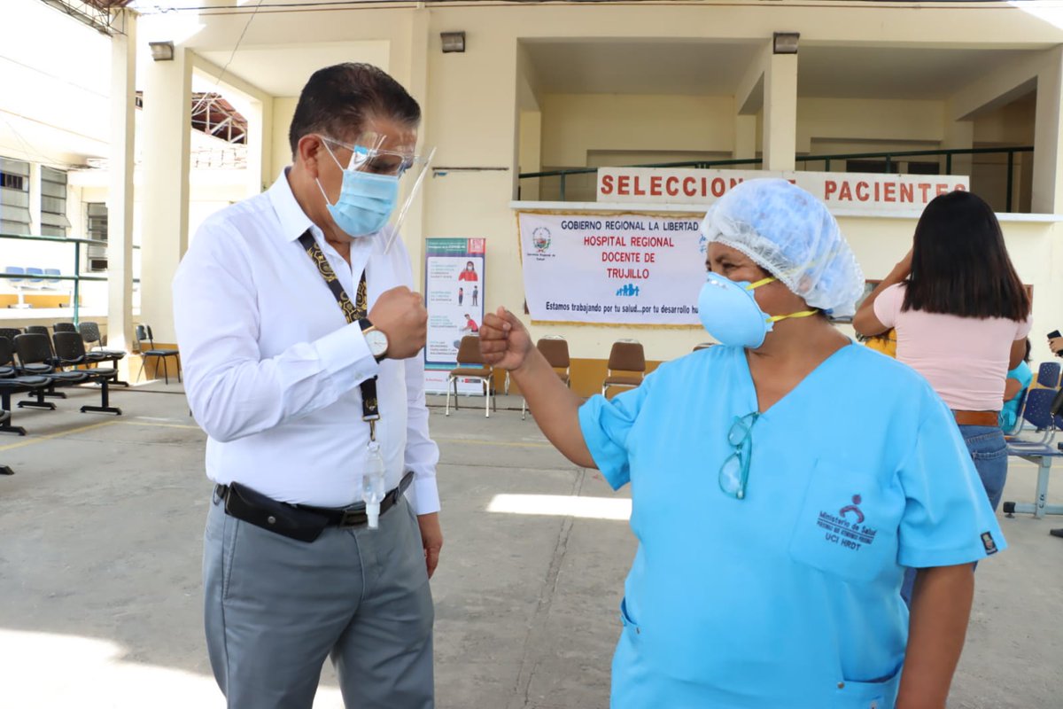LlempenManuel's tweet photo. La vacuna Sinopharm ha sido probada en 12 mil voluntarios y ninguna tuvo inconvenientes. La esperanza de conservar la vida de los liberteños ya está presente. Mi reconocimiento a los médicos, enfermeros, técnicos y todo el personal de primera. https://t.co/TuHeKfuB2Y