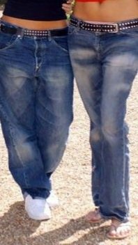 psieiko's tweet photo. volta pra moda calça de cintura baixa por favor ta todo mundo pedindo https://t.co/RsrfHdHCNa
