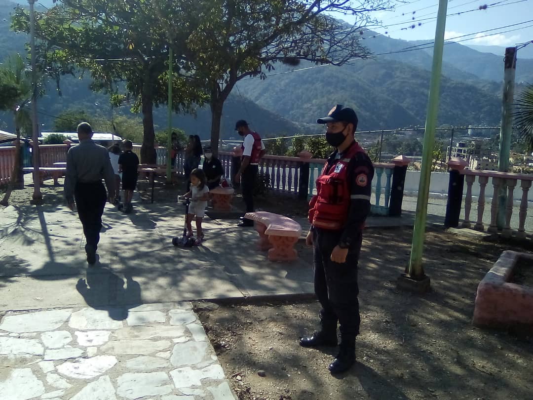 #11Febr Guardia de Seguridad y Prevención en el Sector Mesa Colorada del Municipio Trujillo donde se realizaron diferentes actividades recreativas con motivo al día de la juventud.
#BomberosSiempreContigo