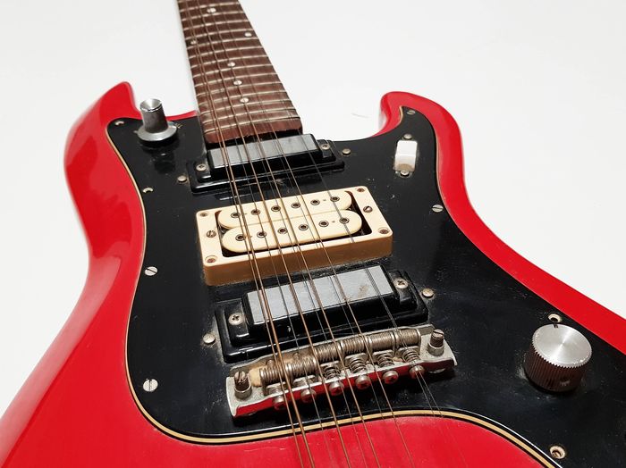 bluezharp's tweet photo. @TomoJustFunky Niceee #electric12string you got Tomo😆here is my vintage Italian Eko Cobra 1960's😊 https://t.co/t6vn3KNHQv