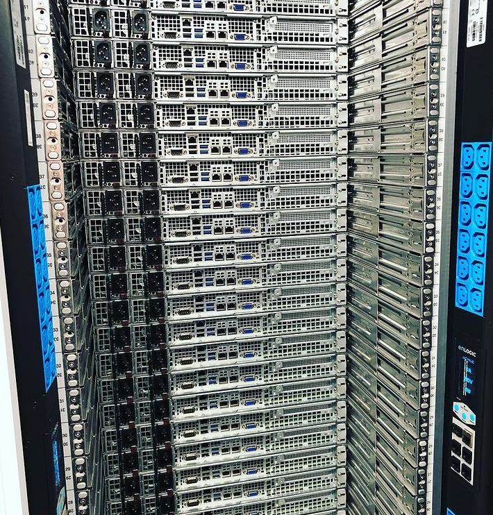 ServerHub's tweet image. Redundant and organized!

With 100% uptime guarantee, customize your own  bare metal beauty in no time with the specs you need.

#ServerHub #Baremetal #dedicated_server #DataCenter