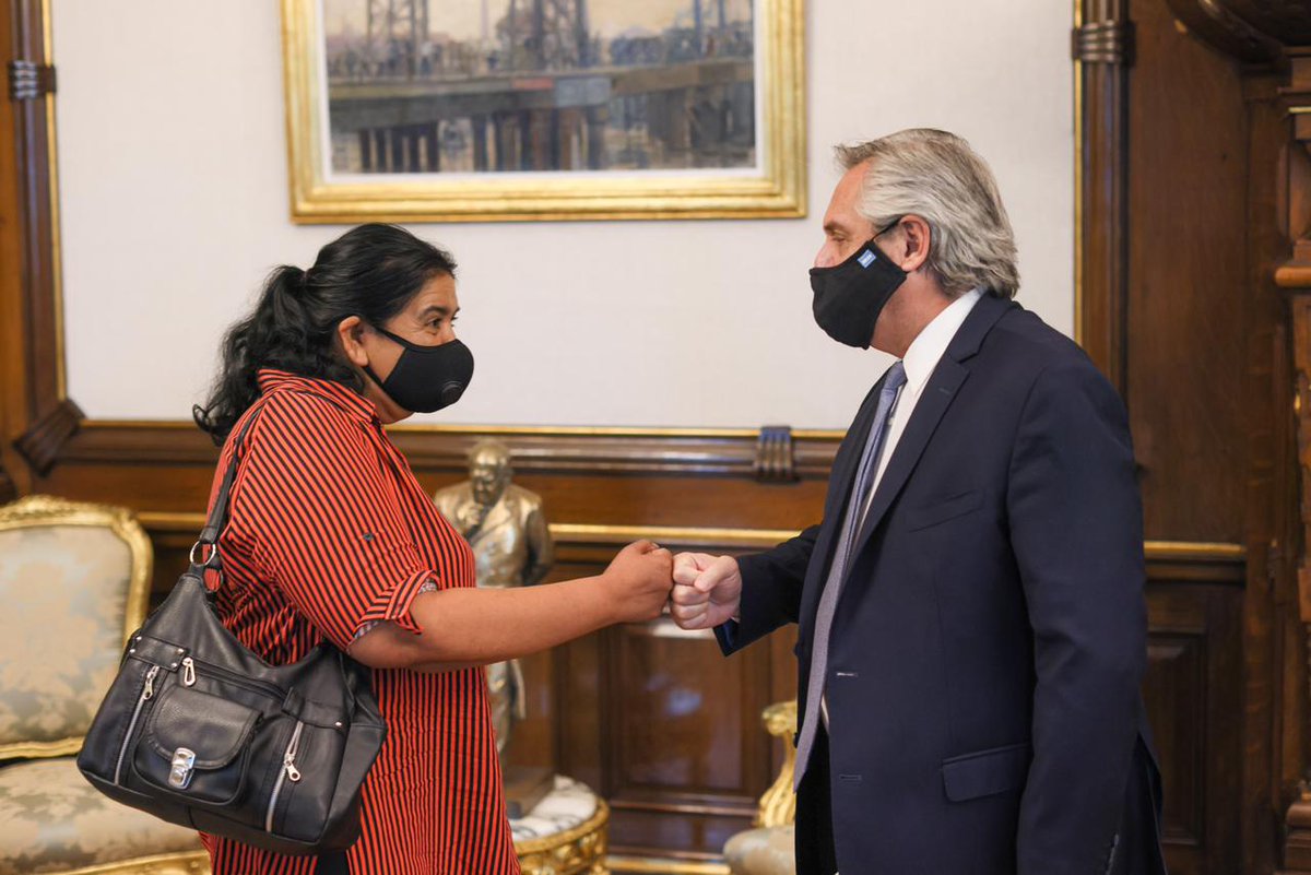 pensarnacional's tweet photo. Alberto Fernández recibió en Casa Rosada a Margarita Barrientos https://t.co/Z3D9CcAhD7