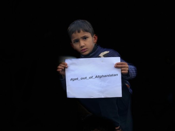 Thursday's campaign against foreign forces in  #Afghanistan really picked up pace in the late hours of the day. Many, many Afghan, Pakistani accounts joined in. Same for many Taliban semi-official and pro-Taliban accounts. Here are some of the images shared with the hashtag. 2/2