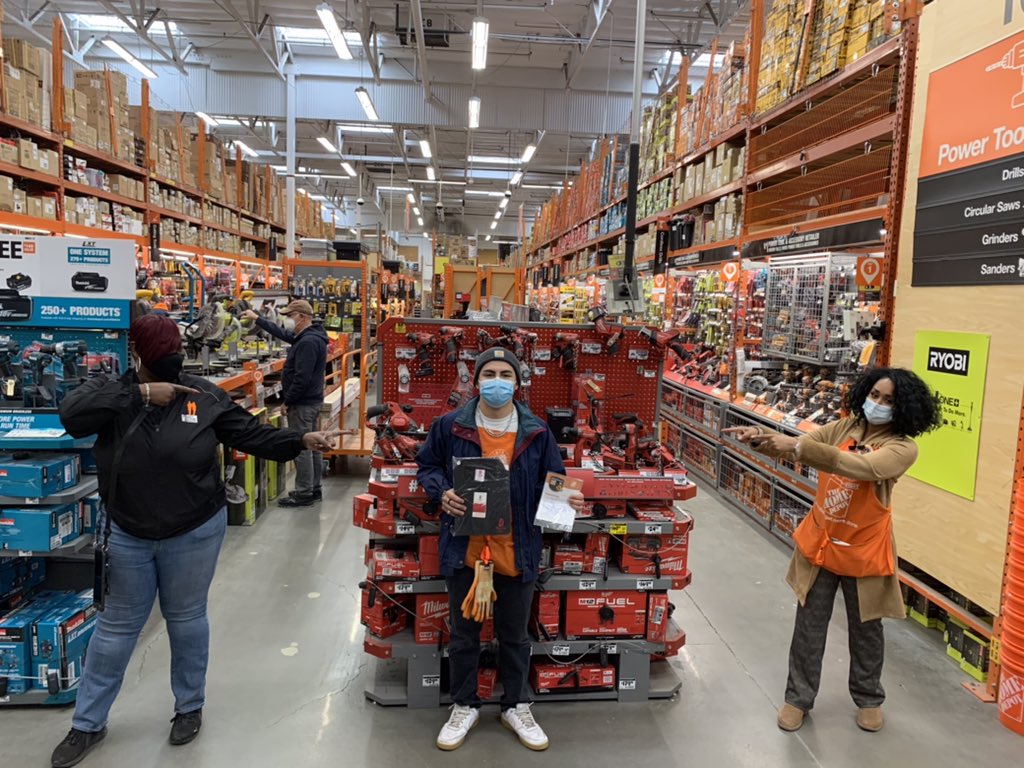 Daniel D28 created such an impactful experience with our customer. She came back into the store today in tears wanting to share her amazing experience with us. Thank you Daniel for turning her cloudy and sad day into a much brighter and hopeful one. We appreciate you sir.👍💯🧡