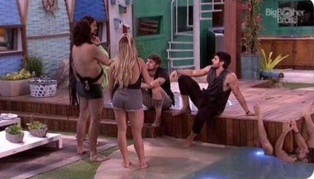 aatribulada's tweet photo. Ache o erro e me conta 😅
#memesbr #memes #bbb https://t.co/c2Ymu7LCwp