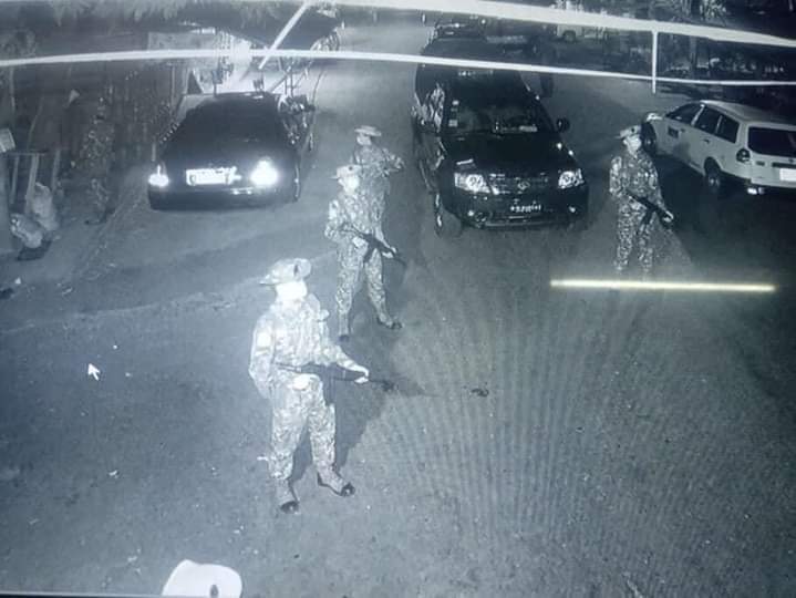 TintinYu7's tweet photo. Our nights are become more terrible day by day...Where is our human right???? This is curfew time in Myanmar but police are arresting the civilians without any warrant...
#WhatsHappeninglnMyanmar https://t.co/25jKhzzEJs