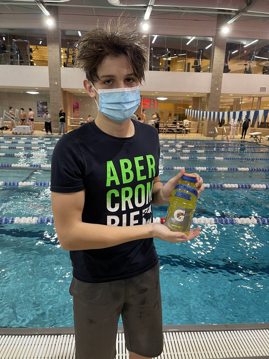 Great <a href="/DuKane8Conf/">DuKane Conference</a> meet against rival Lake Park <a href="/LPHSSwim/">Lake Park Swim Team</a> and Wheaton North @MsShawW!  Fast swims all around! Big shoutout to freshman Patryk G. for winning this years 500 Gatorade Challenge! 🏊🏻🏊🏻 @mbowsergbn <a href="/GEHS_Athletics/">Glenbard East Athletics</a>