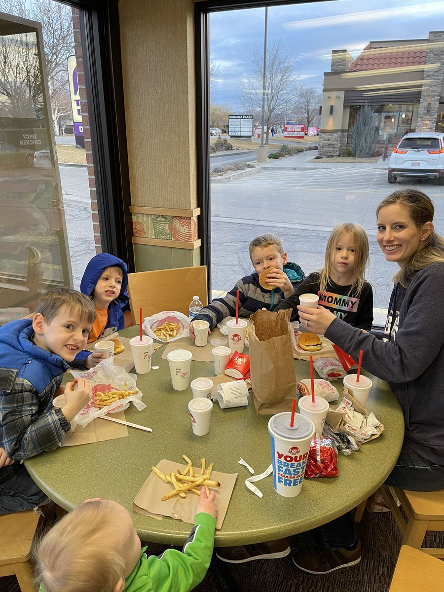 daveclark2014's tweet photo. @Wendys thanks for hooking my family up with free frosty’s 🙌 🎉 #frosty https://t.co/YR1Vo5Plw4