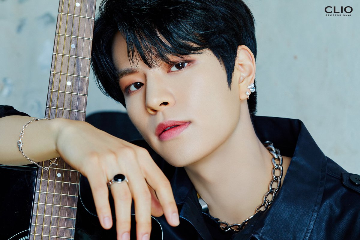 CLIO X Stray Kids 21SS Spicy Flavor Seungmin 𝑵𝑬𝑾 Pro Eye