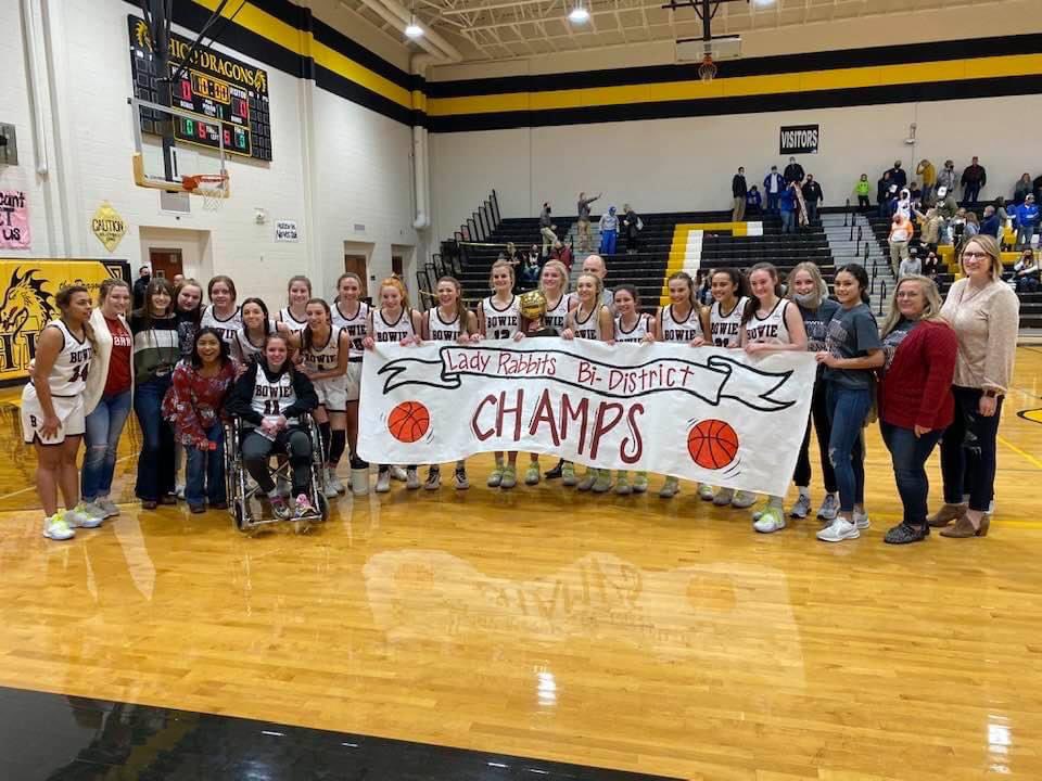 Your Lady Rabbits are BI-DISTRICT CHAMPS! Wow, what a game!! So proud of what these girls did on the hardwood! 
#goldballchasing #grit #heart