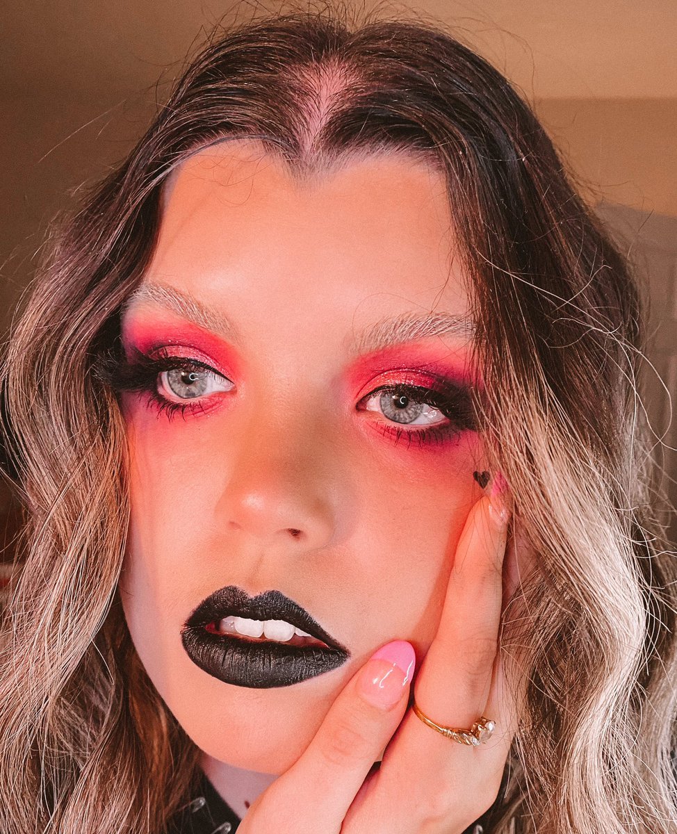 Taylor (Taylor’s Version) tweet media