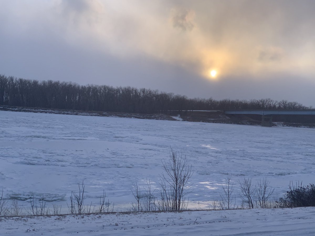 msd_nd's tweet photo. Frozen Missouri River. I have seen winter's where the river has stayed open. Our cold snap has worked its magic. #NDwinter https://t.co/TGqDeWJFAQ