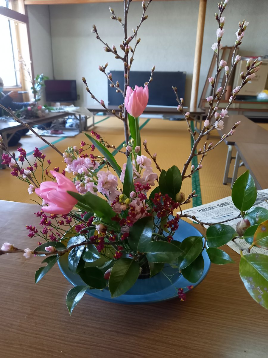 ｊａ鹿児島きもつき 公式 ２ １０に女性部鹿屋支部の生花教室がありました 東海桜 スプレーストック 宿根 スターチス チューリップ と桃色のお花尽くしで とても春らしい作品ですね Ja鹿児島きもつき女性部 鹿屋支部 鹿屋 生花