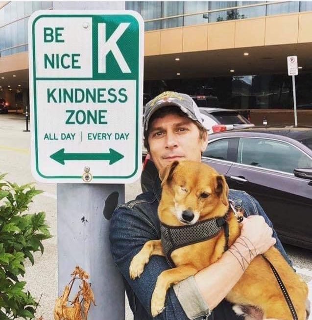nkn03's tweet photo. @ThisIsRobThomas rKt 🤍#KindnessZone #KindnessMatters https://t.co/flTwRgAwNX